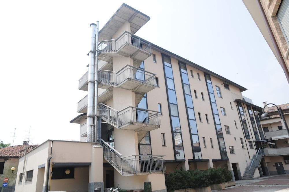 Hotel Del Riale Parabiago Exterior photo